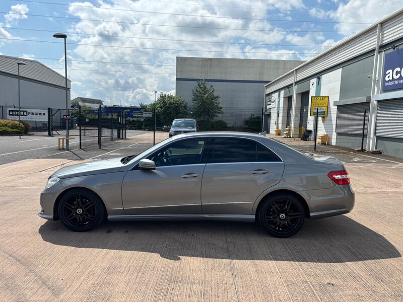 View MERCEDES-BENZ E CLASS 2.1 E220 CDI BlueEfficiency Sport 