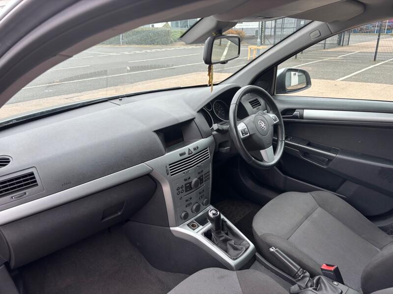 VAUXHALL ASTRA