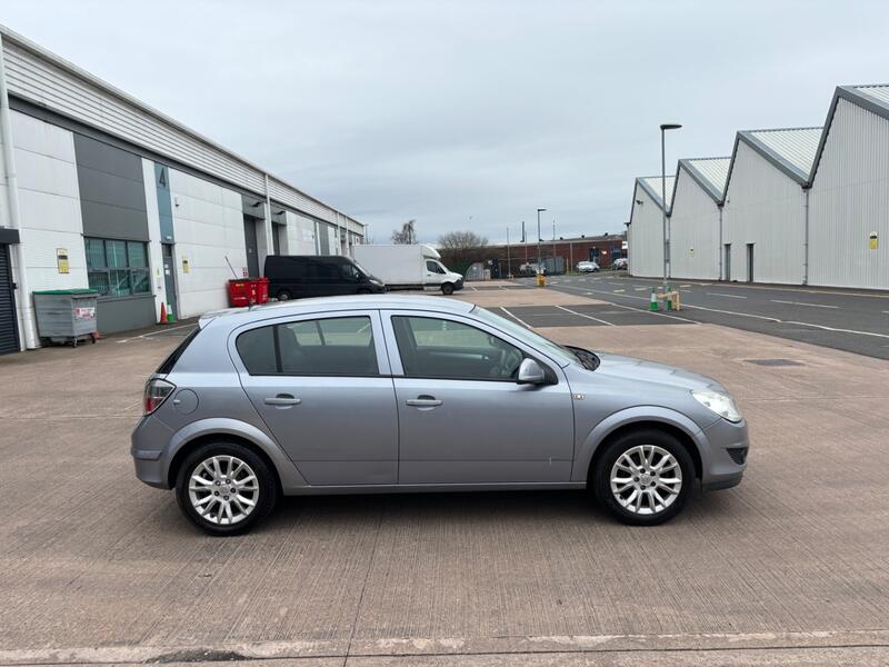 VAUXHALL ASTRA