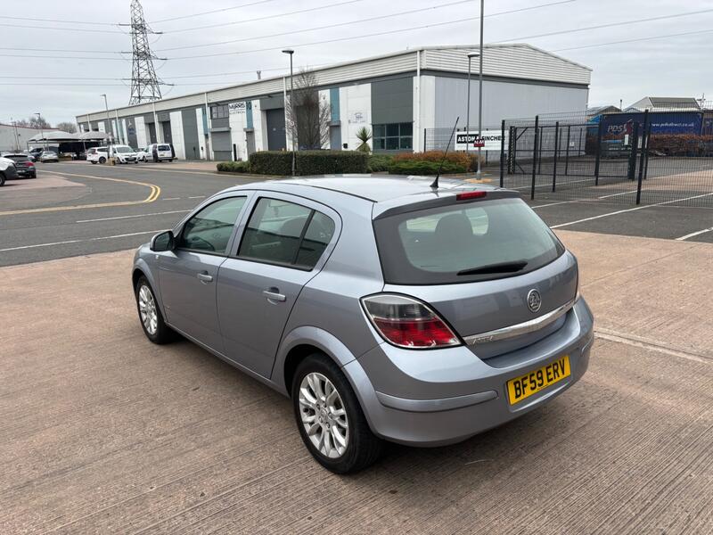 VAUXHALL ASTRA
