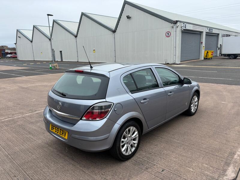 VAUXHALL ASTRA