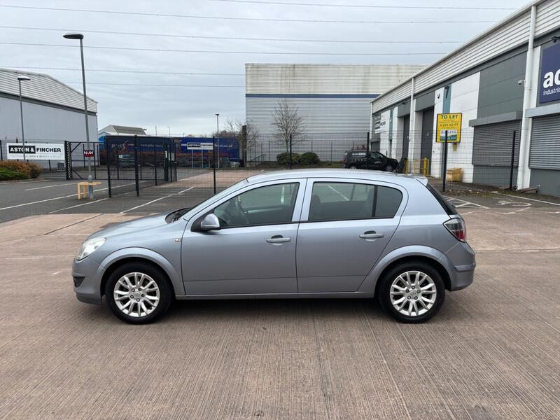 VAUXHALL ASTRA