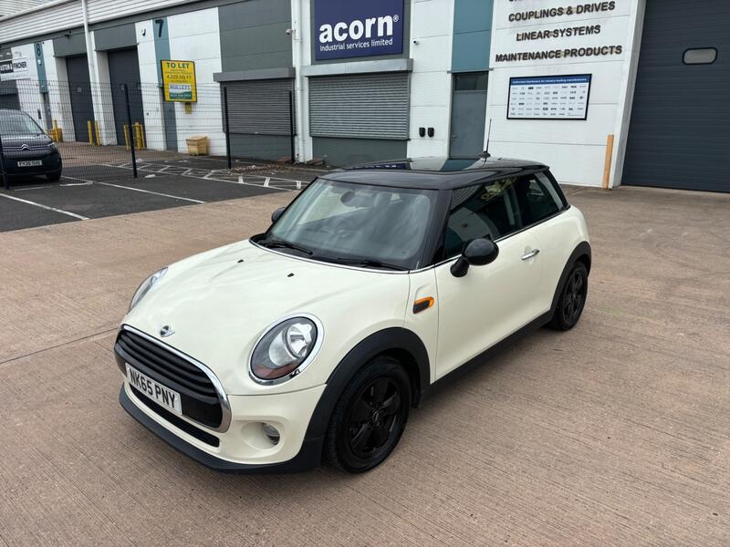 View MINI HATCH 1.5 Cooper D 3-Door Hatch