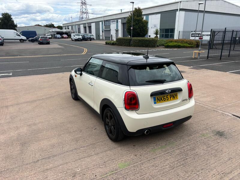 MINI HATCH