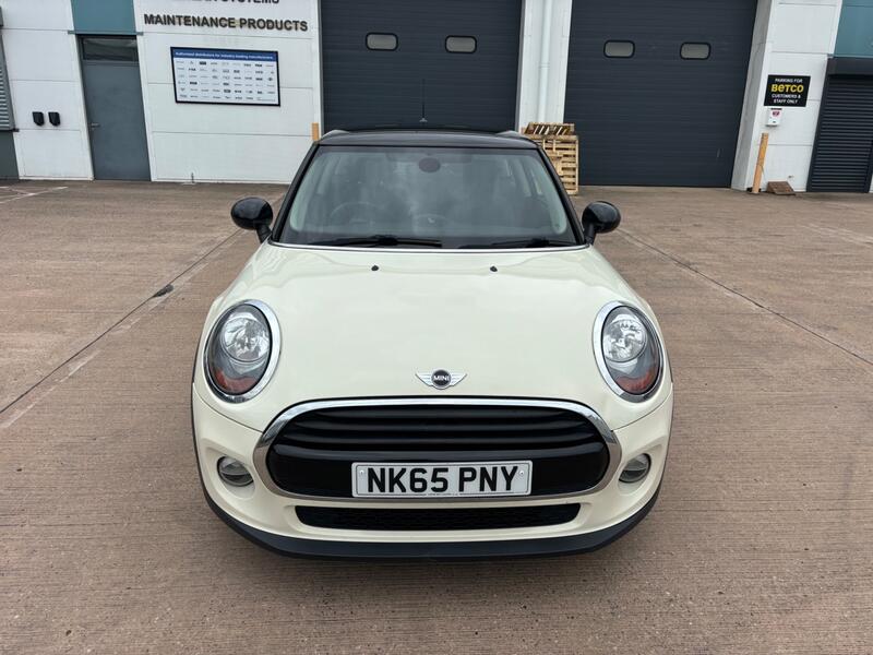 MINI HATCH
