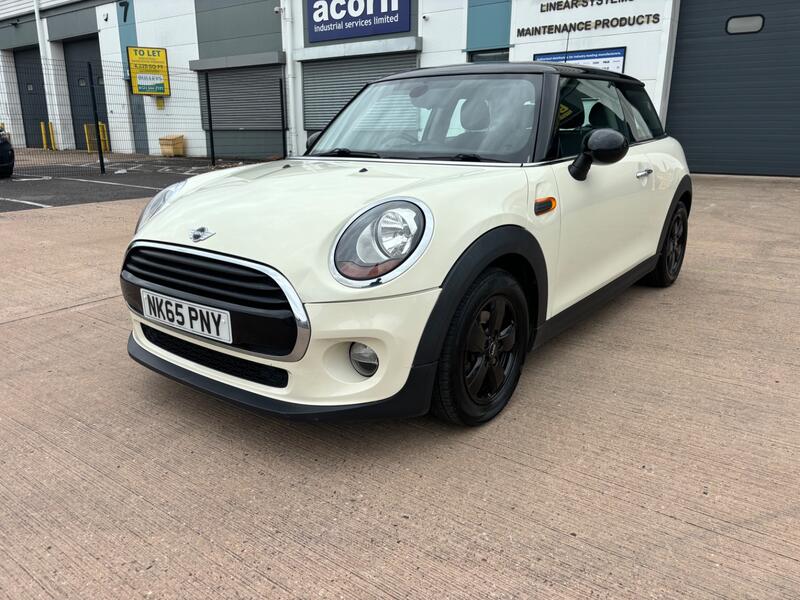 MINI HATCH