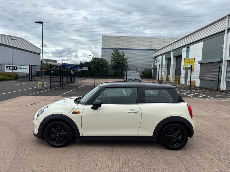 View MINI HATCH 1.5 Cooper D 3-Door Hatch
