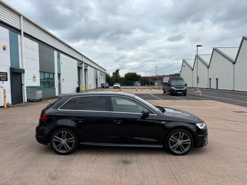 View AUDI A3 1.6 TDI S line