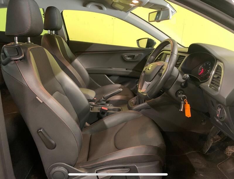 SEAT LEON