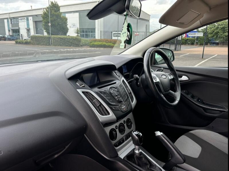 FORD FOCUS