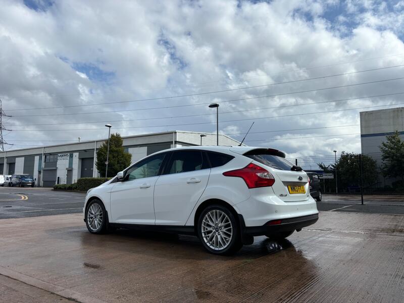 FORD FOCUS