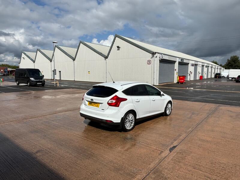 FORD FOCUS