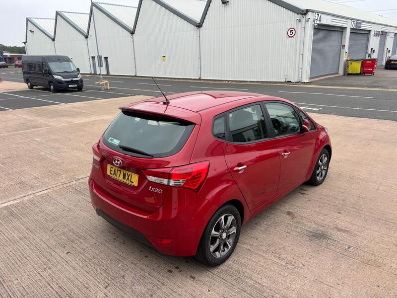 HYUNDAI IX20