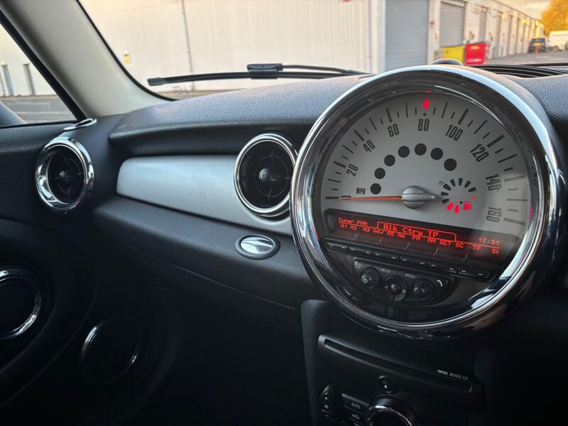 MINI HATCH