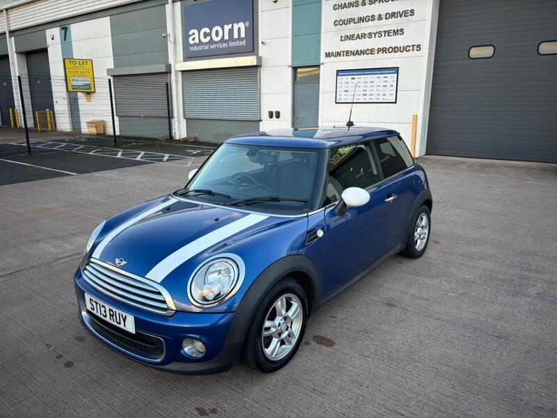MINI HATCH