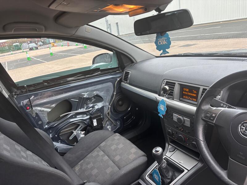VAUXHALL VECTRA