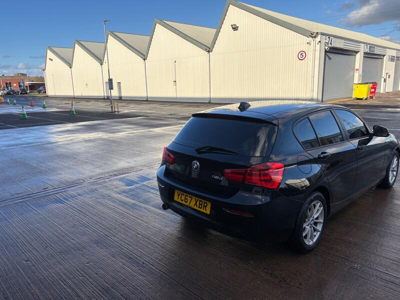 BMW 1 SERIES