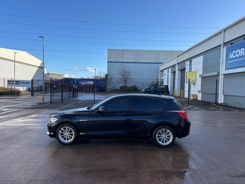 BMW 1 SERIES