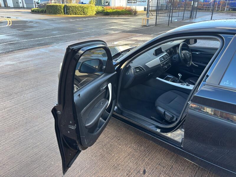 BMW 1 SERIES