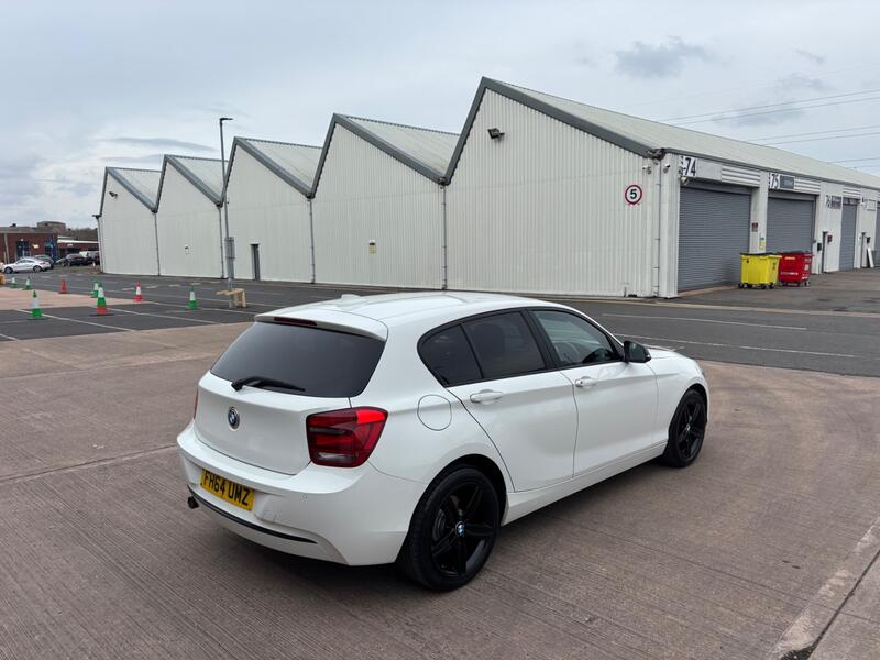 BMW 1 SERIES
