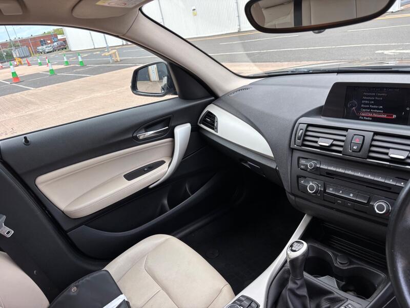 BMW 1 SERIES