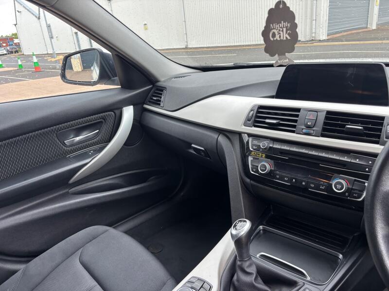 BMW 3 SERIES