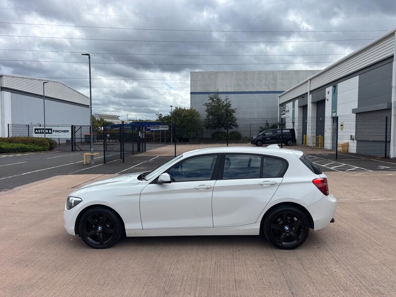 View BMW 1 SERIES 2.0 116d Sport 5-door
