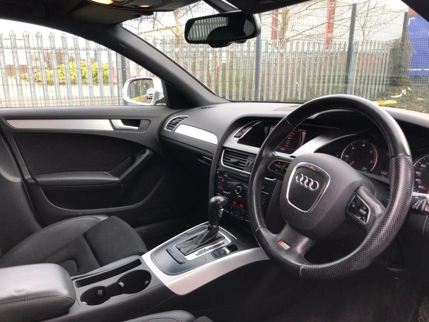 AUDI A4 AVANT