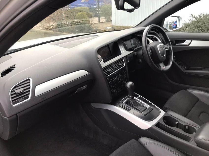 AUDI A4 AVANT