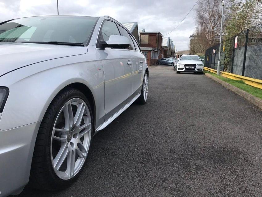 AUDI A4 AVANT