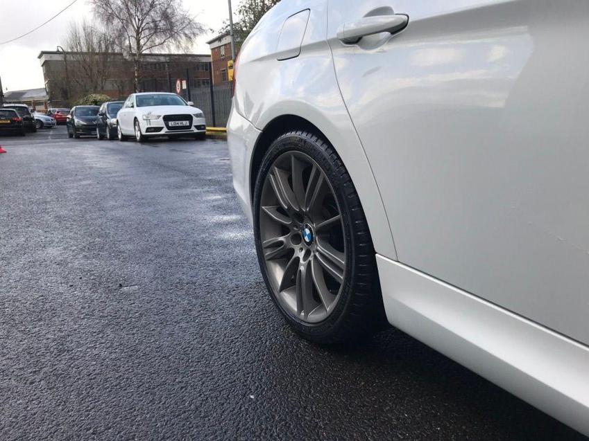 BMW 3 SERIES