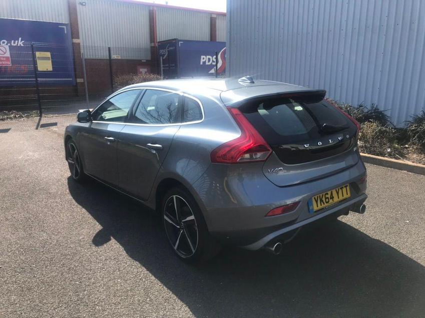 VOLVO V40