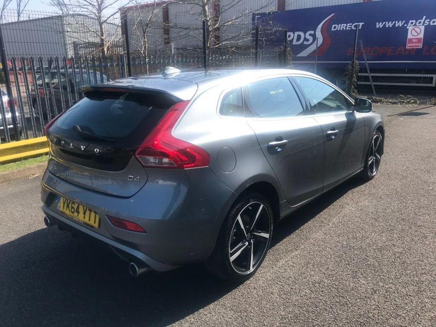 View VOLVO V40 2.0 D4 R-Design 5dr