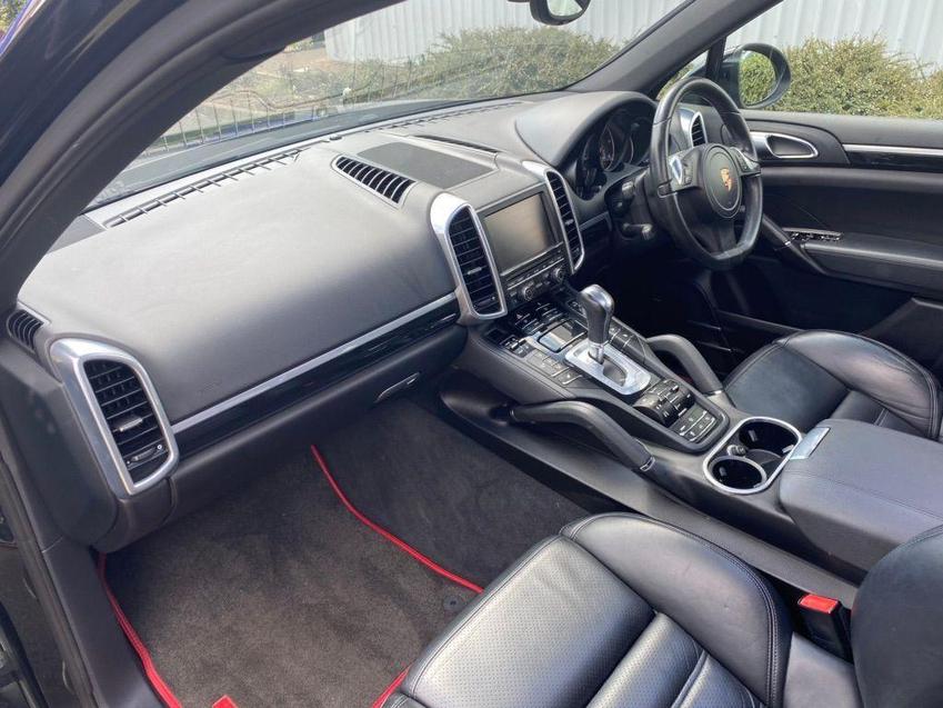 PORSCHE CAYENNE