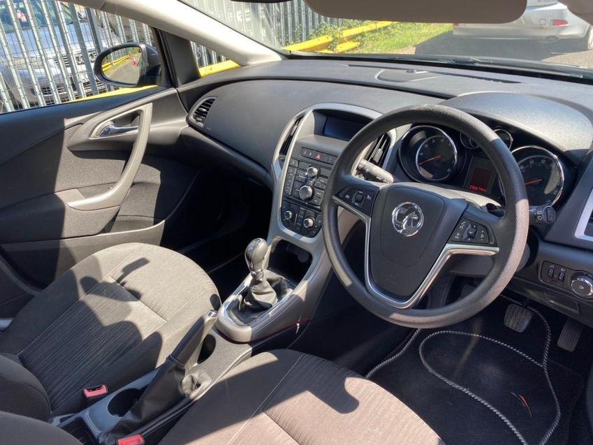VAUXHALL ASTRA