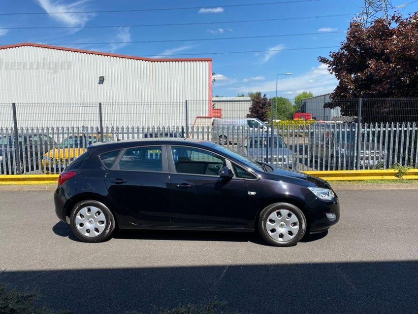 View VAUXHALL ASTRA 1.6 16v Exclusiv 5dr