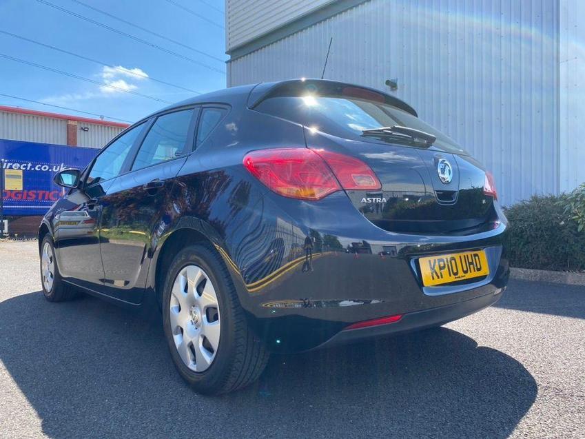 VAUXHALL ASTRA