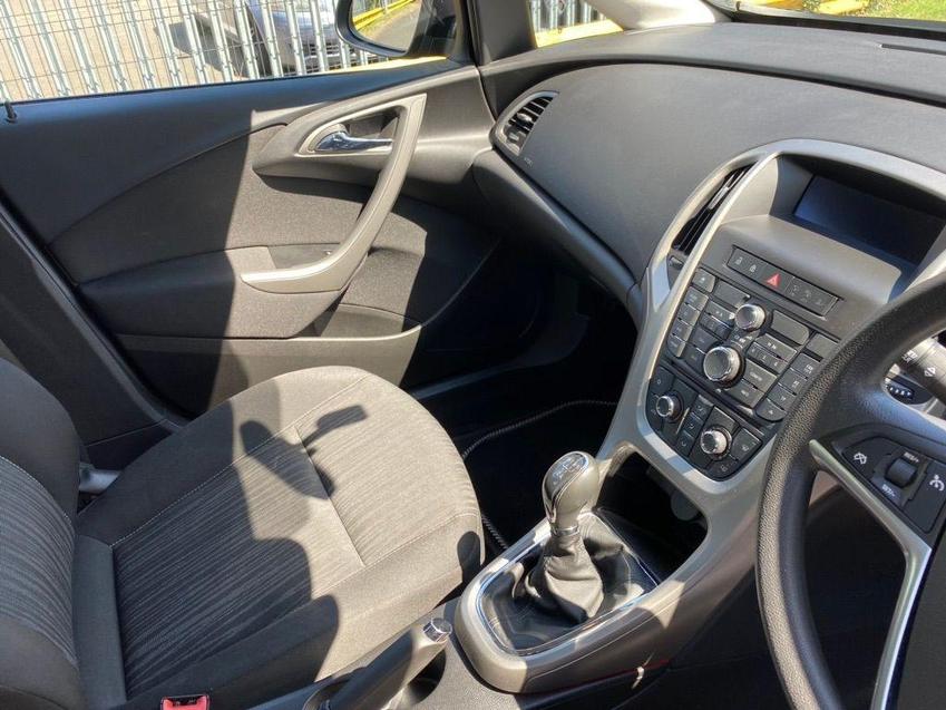 VAUXHALL ASTRA