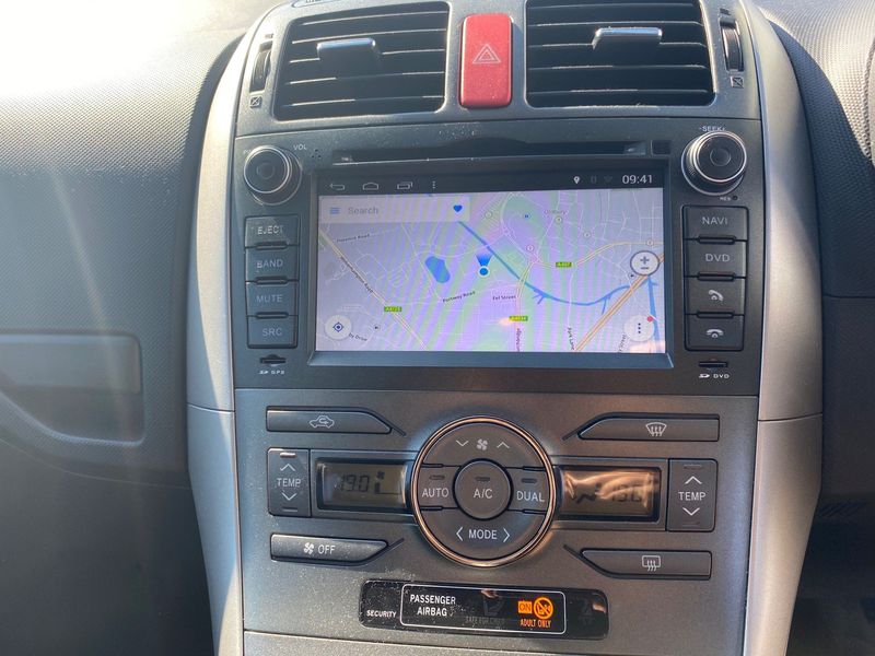 TOYOTA AURIS