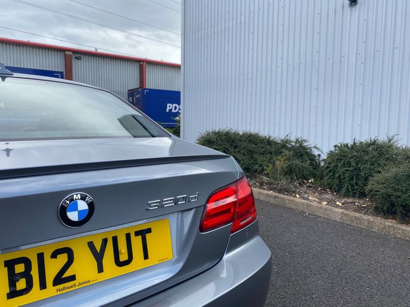 BMW 3 SERIES