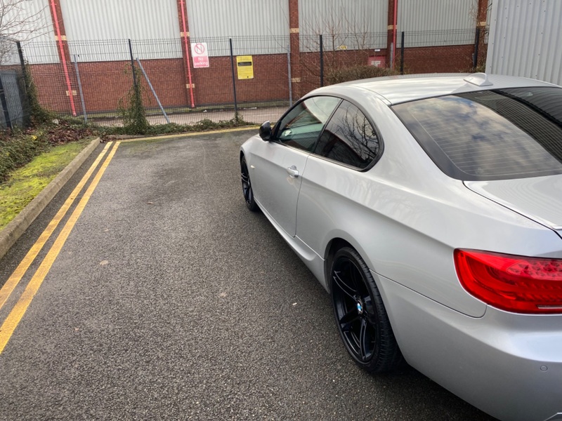BMW 3 SERIES