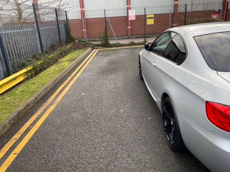 BMW 3 SERIES
