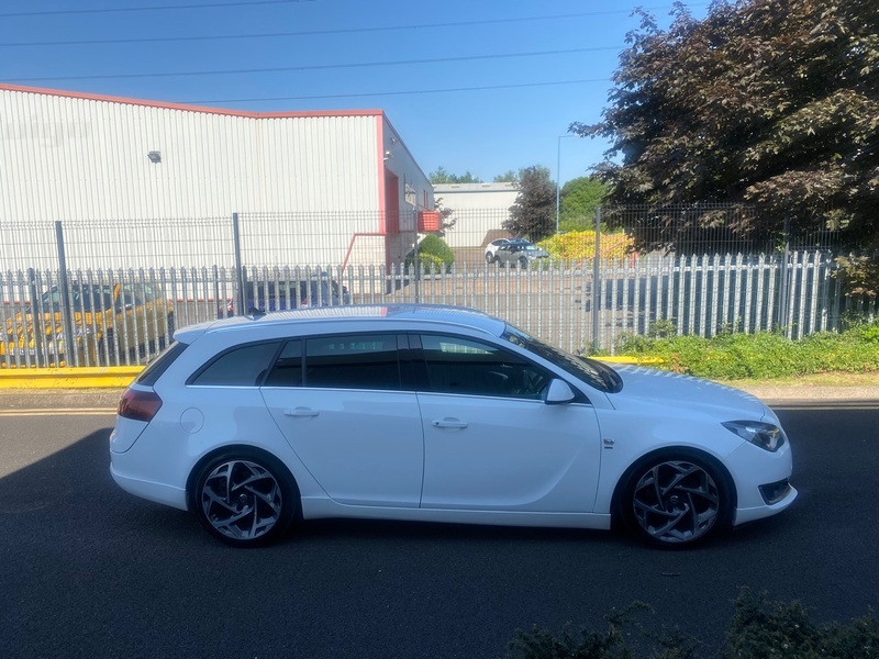 VAUXHALL INSIGNIA